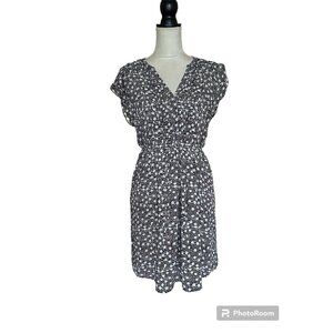 H&M Ladies Multicolored  Geometric  Print Belted Pleated  V Neck Dress  Size 12